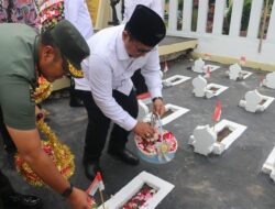 Tabur Bunga Peringatan Hari Bhakti Transmigrasi Ke-74 di Makam Pionir Transmigrasi Sukra Indramayu
