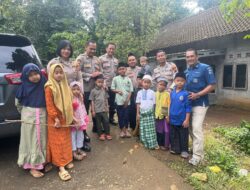 Polisi Polrestabes Semarang Menjadi Bapak Asuh bagi 35 Anak Yatim Piatu